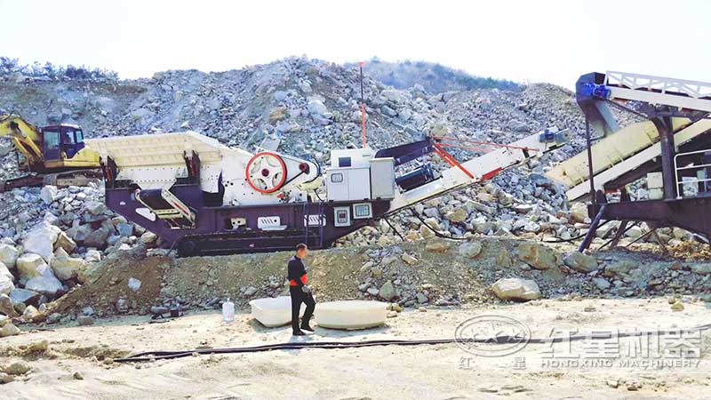 搭載CJ系列的移動顎式破碎機 搭載CJ系列的移動顎式破碎機