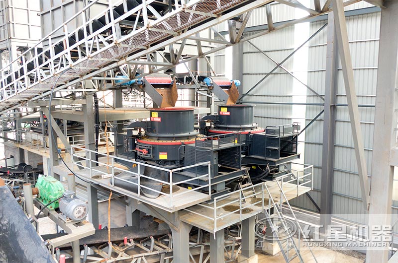 江蘇客戶大型砂石現(xiàn)場(chǎng)沖擊式破碎機(jī) 江蘇客戶大型砂石現(xiàn)場(chǎng)沖擊式破碎機(jī)