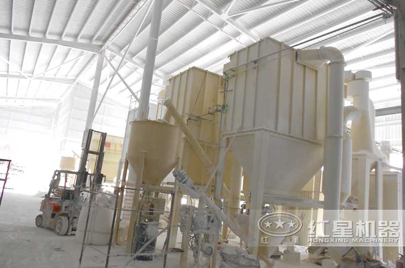 石灰石深加工生產(chǎn)線(xiàn)現(xiàn)場(chǎng)