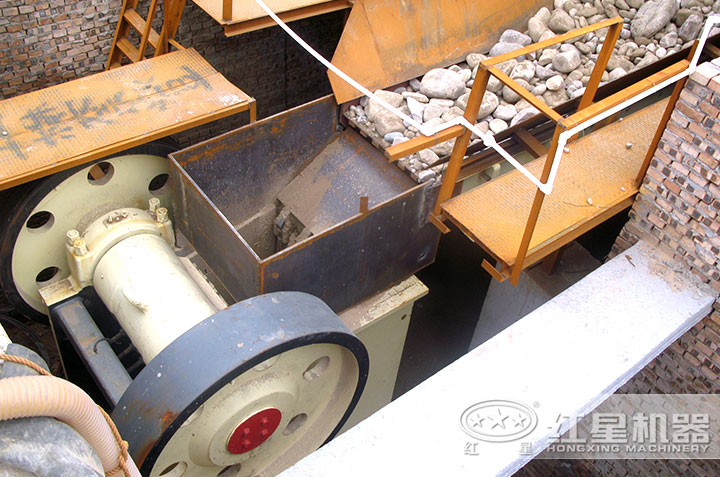 顎式破碎機、給料機