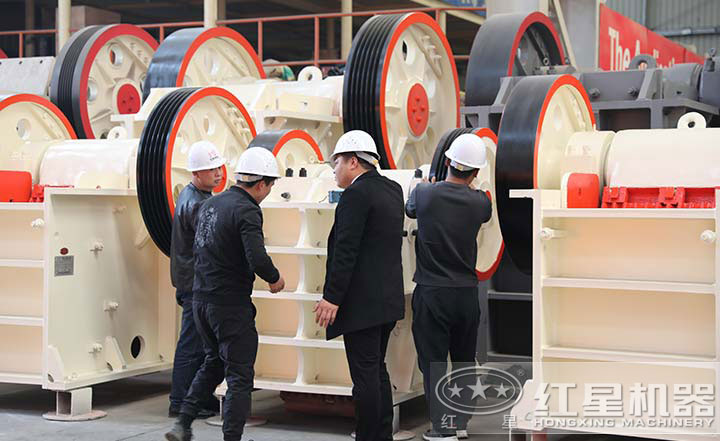 用戶來廠考察，多種設備型號讓用戶眼見為實